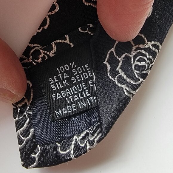 CHANEL Men's Vintage Tie 100% Silk Made in Italy black with white cameillas - Picture 5 of 5